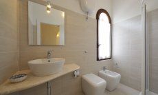 Villa ToreMari | Bagno 2 con doccia Bathroom