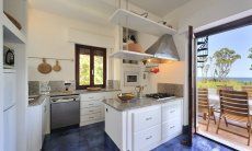 Apartment Orri 3 | Cucina open space con porta sulla veranda Cucina