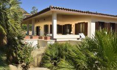 Villa Nautilus | Grande veranda e giardino privato Veduta casa