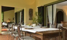 Villa Ulivi 12 | Veranda con porte scorrevoli per accedere all'interno Veranda