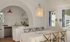 Li Conchi 11 | Tavolo da pranzo e cucina Sardegna