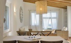 Li Conchi 11 | Tavolo elegante nella sala da pranzo Sardegna