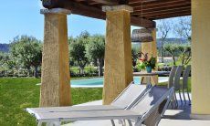 Villa Campidano 20 | Posto al sole sui lettini in veranda Lettini da sole sulla veranda di Villa Campidano 20