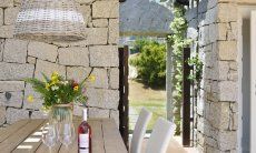 Li Conchi 14 | Terrazza con ingresso e tavolo per mangiare Terrazza