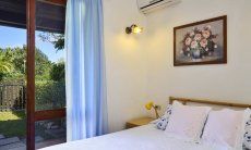 Villa Maria Lina | Camera 2 con letto matrimoniale e accesso alla terrazza Camera da letto