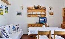 Villa Maria Lina | Salotto con tavolo e divano salotto