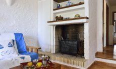 Villa Gaia | Camino davanti al divano Sardegna