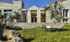 Li Conchi 42 | Entrata nella casa attraverso il giardino e la terrazza Casa con Terrazza