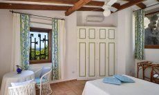 Villa Domus 9d | Camera 1 con tavolino Camera da letto