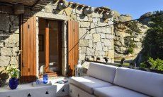 Penthouse Domus 16 | Divano stile Costa Smeralda Divano stile Costa Smeralda