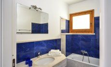 Villa Torretta Chia | Bagno 3 con vasca Sardegna