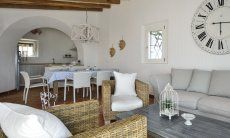 Li Conchi 20 | Salone con angolo divano e zona pranzo Salone