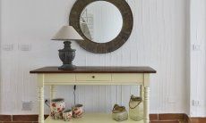 Li Conchi 36 | Comò in stile shabby nel salotto Salone