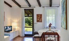 Villa La Viola | Soggiorno con porta finestra sul giardino New picture