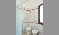Villa Le Ginestre 1 | Bagno 1 con doccia al pianterreno Bagno 1 con doccia al pianterreno