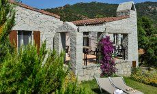 Li Conchi 4 | Casa in granito con giardino davanti Vista della Casa