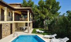 Villa Le Poiane | Piscina grande immerso nel verde Piscina e Villa