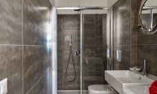 Casa 8 | Bagno moderno con doccia Bagno
