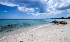 Spiaggia larga di sabbia bianca a Costa Rei