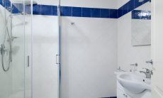 Li Conchi 37 | Bagno privato della camera 3 con doccia Bagno 3 semi interrato
