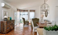 Li Conchi 32 | Salotto con finestre panoramiche Sardegna