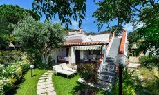 Villa Nicola | Villetta fondo schiera con giardinetto privato Vista dal giardino