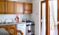 Villa Marco | Cucina completa con accesso diretto alla veranda Cucina