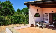 Villa Fiori 3 | Veranda coperta con tavolo in granito e sedie per mangiare all'esterno New Picture 2018