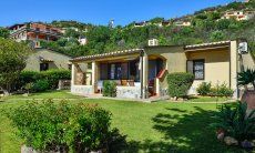 Villa Alessia | Casa singola con giardino privato Giardino e casa