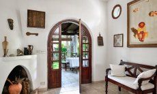 Villa Liliana | Porta dal salotto per la veranda Porta dal salotto per la veranda