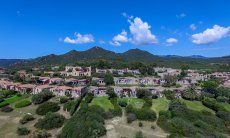 Vista aerea del condominio di Sant'Elmo in Sardegna