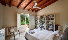 Villa Caroline | Camera 1 con letto matrimoniale e accesso diretto alla terrazza e al giardino Camera 4