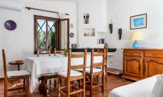Casa Meloni 2 | Tavolo da pranzo all'interno Sala con tavolo da pranzo Meloni 2 a Sant Elmo