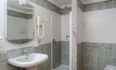 Casa Grecino | Bagno 1 con doccia 11 2018 New Picture