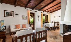 Villa Giangaleazzo | Salotto e angolo pranzo Salotto e angolo pranzo