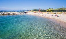 Spiaggia Punta di Volpe, circa 4,5 km della Villa Oleandro