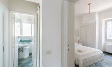 Villa Pola | Camera 2 e adiacente bagno di servizio Camera 2 e adiacente bagno di servizio