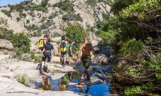 Trekking e bagni nelle colline di Alà dei Sardi dietro San Teodoro