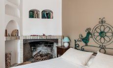 Apartment Orri 3 | Camera 2 con letto matrimoniale con testata in ferro battuto App. Orri 3 Tortoli Costa Est Sardegna