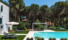 Villa Pola | Piscina privata con zona relax e doccia esterna adiacente alla casa Villa Pola, Santa Margherita di Pula