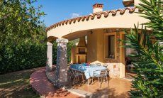 Villa Sandra | Veranda ombreggiata con tavolo e barbecue Casa