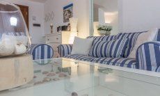 Villa Maestrale | Arreddamento tipico mediterraneo del salotto Villa Maestrale, Cala Ginepro, Olbia
