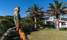 Villetta 3 | Punto di riferimento della casa la statua scolpita a mano Statua guffo con giardino Villetta 3 Costa Rei