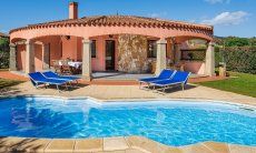 Vista della casa con la piscina privata