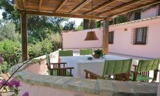Villa Fiori 4 | Terazza con tavolo coperto per mangiare all'aperto Sardegna
