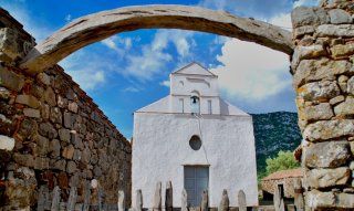 Il Golgo e la chiesa S. Pietro del Golgo | Sardegna Sardegna
