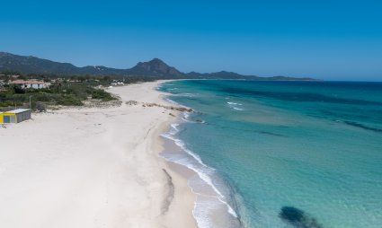 Spiaggia di sabbia e un mare cristallino